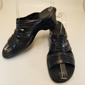 Clarks Lita Womans Size 10 Black Leather Strappy Sandal Mule Sandal Open Toe